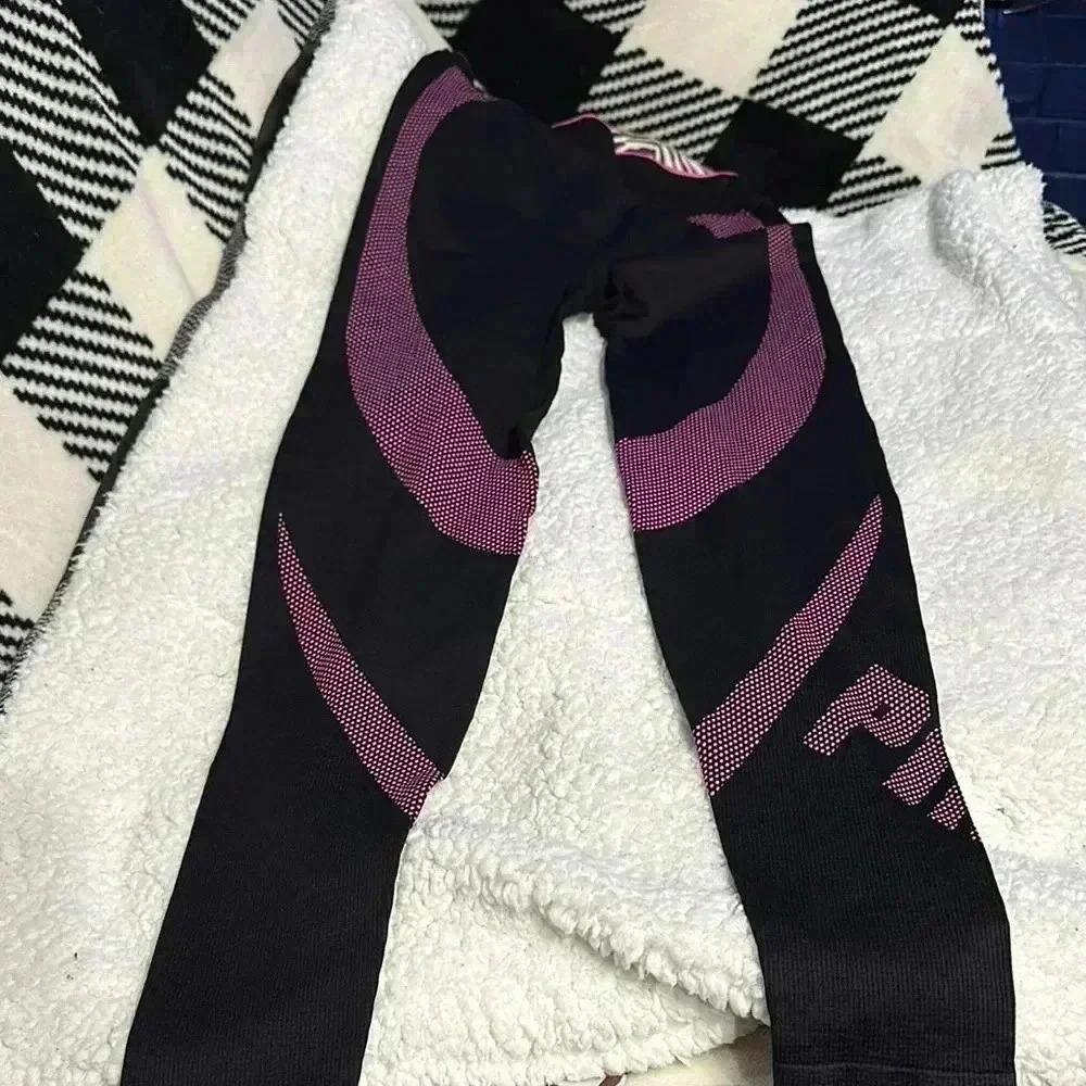 Pink‎ athletic pants